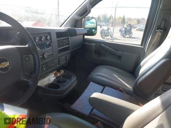 ✅ 2016 Chevrolet Express Cargo • VIN: 1GCWGAFF7G1170643 • Lot: 43608209. Listed on IAAI with 120,872 mi. Free auction sales archive from the USA and detailed vehicle history report at DreamBid. Image 5.