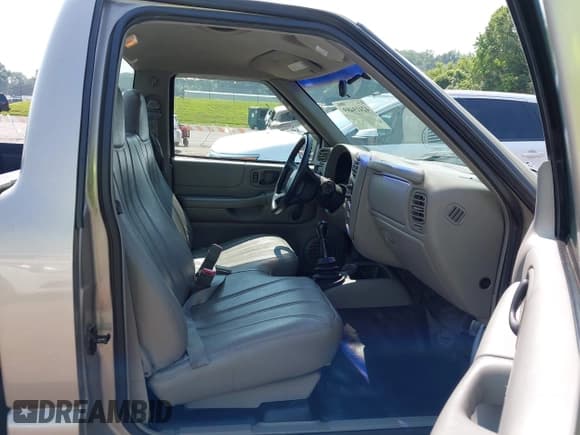✅ 1999 Chevrolet S-10 • VIN: 1GCCS144XX8120314 • Lot: 42419489. Listed on IAAI with 200,337 mi. Free auction sales archive from the USA and detailed vehicle history report at DreamBid. Image 5.