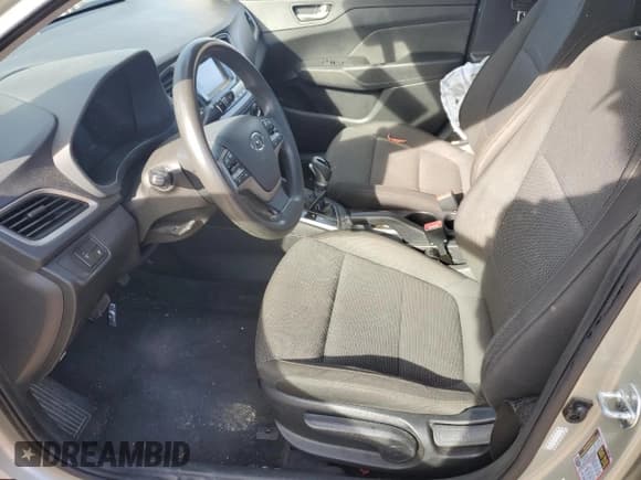 ✅ 2020 Hyundai Accent SE • VIN: 3KPC24A63LE099765 • Лот: 49598695. Опубликован ранее на Copart с пробегом 105 765 миль. Бесплатный доступ к архиву аукционных продаж из США и подробный отчёт об истории автомобиля на DreamBid. Изображение 7.