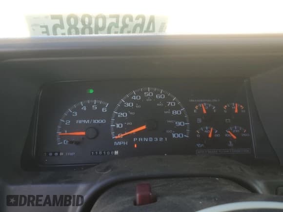 ✅ 1998 GMC Sierra 2500 • VIN: 1GTGK29R2WE511517 • Lot: 46359885. Wystawiony na Copart z przebiegiem 118 186 mil. Bezpłatny archiwum sprzedaży aukcyjnych z USA i szczegółowy raport historii pojazdu na DreamBid. Zdjęcie 9.