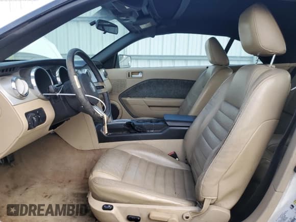 ✅ 2005 Ford Mustang GT Deluxe • VIN: 1ZVFT85H155194866 • Lot: 87469225. Listed on Copart with 179,049 mi. Free auction sales archive from the USA and detailed vehicle history report at DreamBid. Image 7.