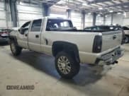 ✅ 2005 Chevrolet Silverado 2500HD LS • VIN: 1GCHK23255F962952 • Lot: 85852465. Wystawiony na Copart z przebiegiem 247 872 mil. Bezpłatny archiwum sprzedaży aukcyjnych z USA i szczegółowy raport historii pojazdu na DreamBid. Zdjęcie 2.