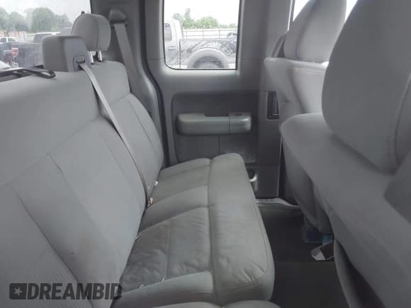 ✅ 2007 Ford F-150 STX • VIN: 1FTRX14W67FA68849 • Lot: 42511424. Listed on IAAI with 198,956 mi. Free auction sales archive from the USA and detailed vehicle history report at DreamBid. Image 8.