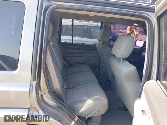 ✅ 2007 Jeep Commander Sport • VIN: 1J8HG48PX7C591835 • Lot: 43015813. Listed on IAAI with 177,147 mi. Free auction sales archive from the USA and detailed vehicle history report at DreamBid. Image 8.