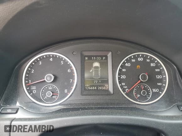 ✅ 2012 Volkswagen Tiguan SE • VIN: WVGBV7AX0CW005291 • Лот: 59867605. Опубликован ранее на Copart с пробегом 126 684 миль. Бесплатный доступ к архиву аукционных продаж из США и подробный отчёт об истории автомобиля на DreamBid. Изображение 9.