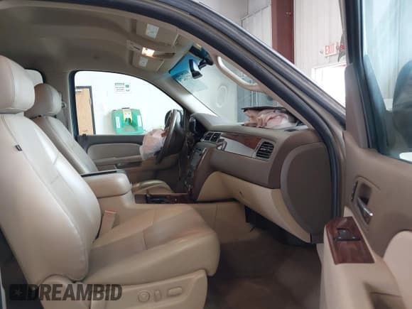 ✅ 2012 Chevrolet Suburban LTZ • VIN: 1GNSKKE78CR222779 • Lot: 42710479. Listed on IAAI with 81,181 mi. Free auction sales archive from the USA and detailed vehicle history report at DreamBid. Image 5.