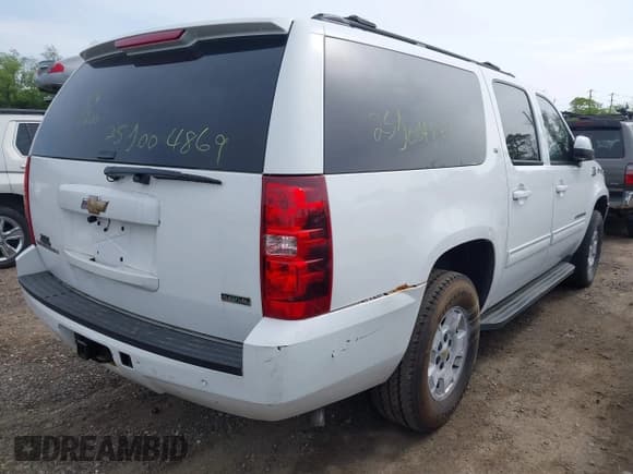 ✅ 2010 Chevrolet Suburban LT • VIN: 1GNUKJE31AR158534 • Lot: 42250669. Listed on IAAI with Not provided. Free auction sales archive from the USA and detailed vehicle history report at DreamBid. Image 4.