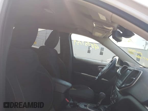 ✅ 2016 Jeep Cherokee Latitude • VIN: 1C4PJMCB6GW246204 • Lot: 42757759. Listed on IAAI with 209,552 mi. Free auction sales archive from the USA and detailed vehicle history report at DreamBid. Image 5.