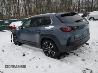 ✅ 2023 Mazda CX-50 S Premium Plus • VIN: 7MMVABEM6PN101230 • Лот: 36868093. Опубликован ранее на Copart с пробегом Не указан. Бесплатный доступ к архиву аукционных продаж из США и подробный отчёт об истории автомобиля на DreamBid. Изображение 2.