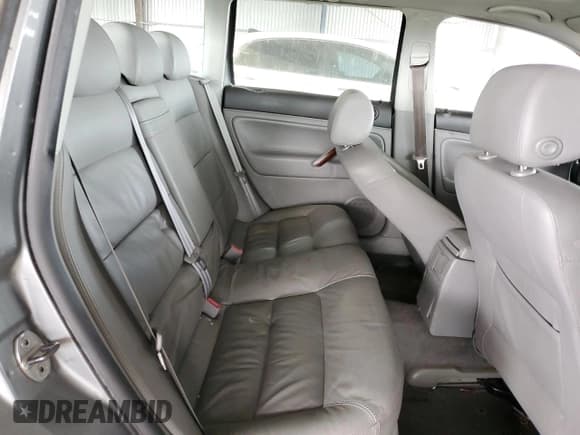 ✅ 2003 Volkswagen Passat GLX • VIN: WVWWH63B13E364504 • Lot: 56071205. Wystawiony na Copart z przebiegiem 203 849 mil. Bezpłatny archiwum sprzedaży aukcyjnych z USA i szczegółowy raport historii pojazdu na DreamBid. Zdjęcie 10.