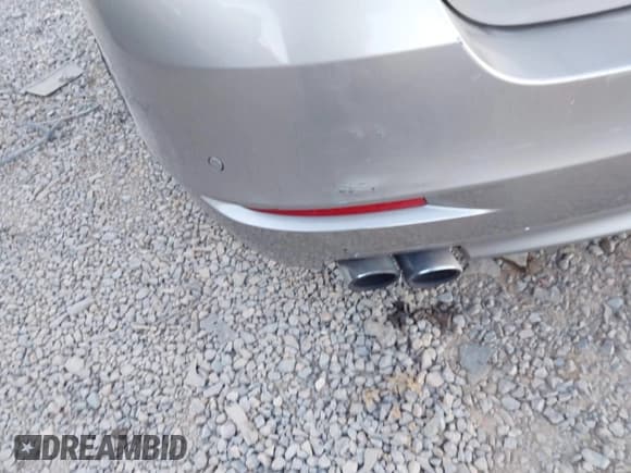 ✅ 2015 BMW 5 Series 528i • VIN: WBA5A5C53FD524393 • Лот: 43459738. Опубликован ранее на IAAI с пробегом 183 354 миль. Бесплатный доступ к архиву аукционных продаж из США и подробный отчёт об истории автомобиля на DreamBid. Изображение 6.