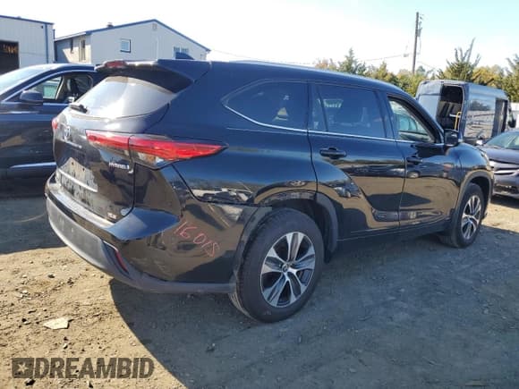✅ 2022 Toyota Highlander Hybrid XLE • VIN: 5TDGBRCH6NS554405 • Лот: 82646105. Опубликован ранее на Copart с пробегом 45 972 миль. Бесплатный доступ к архиву аукционных продаж из США и подробный отчёт об истории автомобиля на DreamBid. Изображение 3.