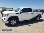 ✅ 2020 GMC Sierra 1500 • VIN: 1GTR9AEF6LZ294813 • Лот: 53626405. Опубликован ранее на Copart с пробегом 68 971 миль. Бесплатный доступ к архиву аукционных продаж из США и подробный отчёт об истории автомобиля на DreamBid. Изображение 1.