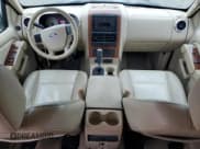 ✅ 2006 Ford Explorer Eddie Bauer • VIN: 1FMEU64E16UA56299 • Лот: 84261595. Опубликован ранее на Copart с пробегом 186 405 миль. Бесплатный доступ к архиву аукционных продаж из США и подробный отчёт об истории автомобиля на DreamBid. Изображение 8.