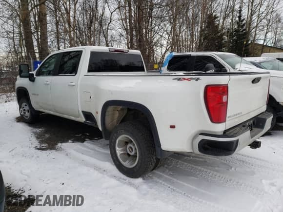 2021 Chevrolet Silverado 3500HD LT z VIN 1GC4YTEY5MF163725, wystawiony jako Copart lot #43392655 z przebiegiem 108 242 mil mil oraz Czysty tytuł • Clean title. Historia ofert i sprzedaży dostępna na DreamBid. Obrazek 2.