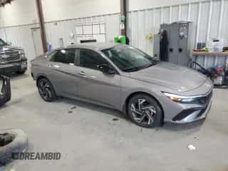 2025 Hyundai Elantra SEL Sport with VIN KMHLM4DG9SU907014, listed as a Copart auction lot 85256005 with 3,975 mi miles and Salvage title. Bid and sale history available at DreamBid. Image 4.