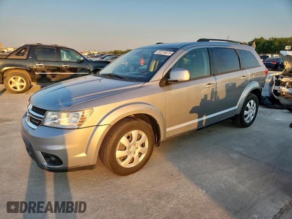 ✅ 2019 Dodge Journey SE • VIN: 3C4PDCBB2KT773951 • Lot: 82216875. Wystawiony na Copart z przebiegiem 93 246 mil. Bezpłatny archiwum sprzedaży aukcyjnych z USA i szczegółowy raport historii pojazdu na DreamBid. Zdjęcie 1.