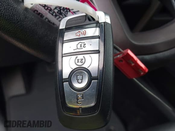 ✅ 2018 Ford Expedition XLT • VIN: 1FMJU1HT6JEA58918 • Lot: 41949055. Listed on IAAI with 65,674 mi. Free auction sales archive from the USA and detailed vehicle history report at DreamBid. Image 11.