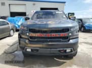 ✅ 2021 Chevrolet Silverado 1500 Custom Trail Boss • VIN: 3GCPYCEL7MG178503 • Lot: 71582184. Wystawiony na Copart z przebiegiem 59 669 mil. Bezpłatny archiwum sprzedaży aukcyjnych z USA i szczegółowy raport historii pojazdu na DreamBid. Zdjęcie 5.