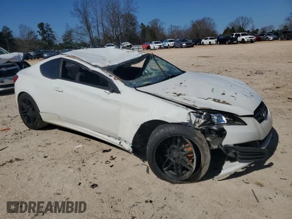 ✅ 2010 Hyundai Genesis Coupe R-Spec • VIN: KMHHT6KDXAU026379 • Lot: 46516435. Wystawiony na Copart z przebiegiem 98 990 mil. Bezpłatny archiwum sprzedaży aukcyjnych z USA i szczegółowy raport historii pojazdu na DreamBid. Zdjęcie 4.