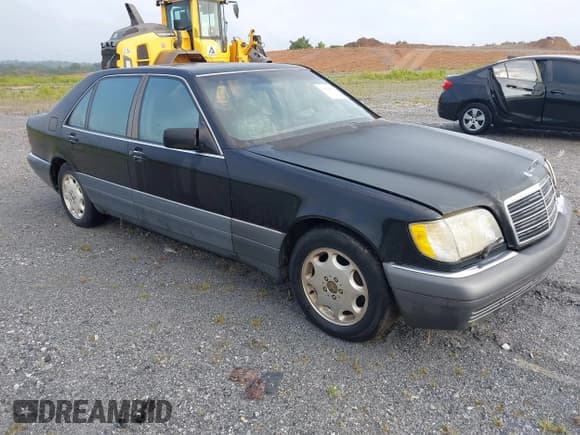 ✅ 1995 Mercedes-Benz S 320 • VIN: WDBGA33E5SA199823 • Lot: 43044937. Listed on IAAI with 208,760 mi. Free auction sales archive from the USA and detailed vehicle history report at DreamBid. Image 1.