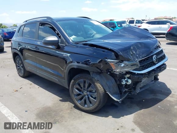 ✅ 2023 Volkswagen Taos S • VIN: 3VVCX7B25PM302098 • Lot: 42655682. Wystawiony na IAAI z przebiegiem 26 277 mil. Bezpłatny archiwum sprzedaży aukcyjnych z USA i szczegółowy raport historii pojazdu na DreamBid. Zdjęcie 1.