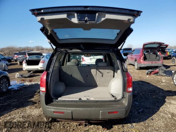 ✅ 2005 Saturn VUE • VIN: 5GZCZ63405S838821 • Lot: 46949365. Wystawiony na Copart z przebiegiem 239 402 mil. Bezpłatny archiwum sprzedaży aukcyjnych z USA i szczegółowy raport historii pojazdu na DreamBid. Zdjęcie 6.