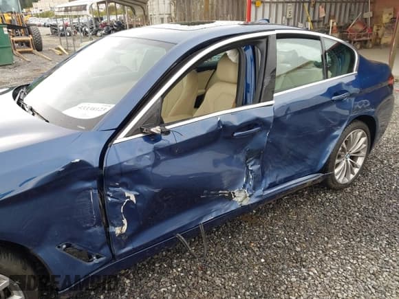 ✅ 2023 BMW 5 Series 540i xDrive • VIN: WBA73BJ06PWY20572 • Лот: 43338123. Опубликован ранее на IAAI с пробегом 29 890 миль. Бесплатный доступ к архиву аукционных продаж из США и подробный отчёт об истории автомобиля на DreamBid. Изображение 6.