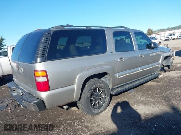 ✅ 2001 Chevrolet Suburban LT • VIN: 3GNGK26U91G242031 • Lot: 43443727. Listed on IAAI with Not provided. Free auction sales archive from the USA and detailed vehicle history report at DreamBid. Image 4.