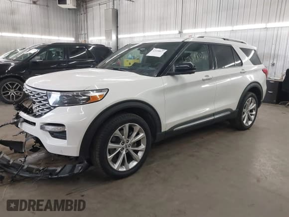✅ 2022 Ford Explorer Platinum • VIN: 1FM5K8HW7NNA10389 • Lot: 43598051. Wystawiony na IAAI z przebiegiem 53 841 mil. Bezpłatny archiwum sprzedaży aukcyjnych z USA i szczegółowy raport historii pojazdu na DreamBid. Zdjęcie 19.