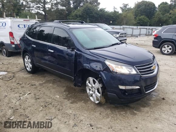 ✅ 2017 Chevrolet Traverse LT • VIN: 1GNKVGKD3HJ122139 • Lot: 72220234. Wystawiony na Copart z przebiegiem 102 785 mil. Bezpłatny archiwum sprzedaży aukcyjnych z USA i szczegółowy raport historii pojazdu na DreamBid. Zdjęcie 4.