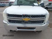 ✅ 2012 Chevrolet Silverado 2500HD Work Truck • VIN: 1GC0CVCG0CF142086 • Lot: 42761543. Wystawiony na IAAI z przebiegiem 159 598 mil. Bezpłatny archiwum sprzedaży aukcyjnych z USA i szczegółowy raport historii pojazdu na DreamBid. Zdjęcie 6.