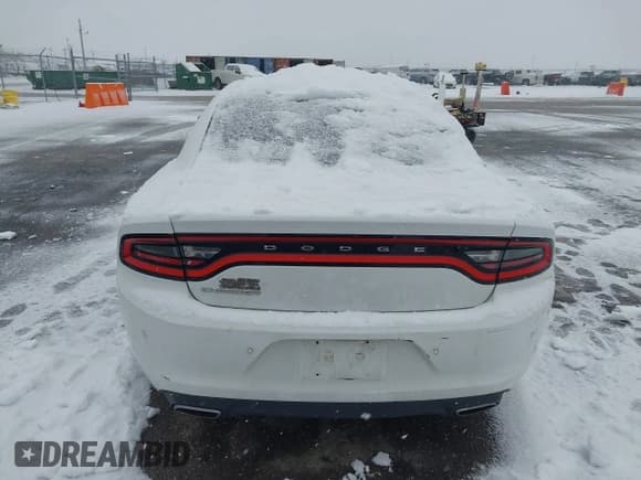 ✅ 2015 Dodge Charger SE • VIN: 2C3CDXBG2FH810016 • Lot: 43832127. Wystawiony na IAAI z przebiegiem Nie podano. Bezpłatny archiwum sprzedaży aukcyjnych z USA i szczegółowy raport historii pojazdu na DreamBid. Zdjęcie 16.