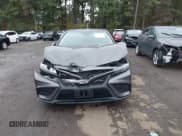✅ 2022 Toyota Camry Hybrid SE • VIN: 4T1G31AK9NU593171 • Лот: 43394912. Опубликован ранее на IAAI с пробегом 175 318 миль. Бесплатный доступ к архиву аукционных продаж из США и подробный отчёт об истории автомобиля на DreamBid. Изображение 12.