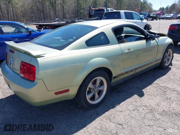 ✅ 2006 Ford Mustang Standard • VIN: 1ZVFT80N865260070 • Lot: 41822313. Listed on IAAI with 153,623 mi. Free auction sales archive from the USA and detailed vehicle history report at DreamBid. Image 4.