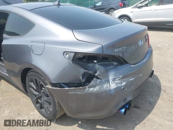 ✅ 2015 Hyundai Genesis Coupe 3.8L Base • VIN: KMHHU6KJ0FU124671 • Lot: 42491753. Wystawiony na IAAI z przebiegiem 119 967 mil. Bezpłatny archiwum sprzedaży aukcyjnych z USA i szczegółowy raport historii pojazdu na DreamBid. Zdjęcie 6.