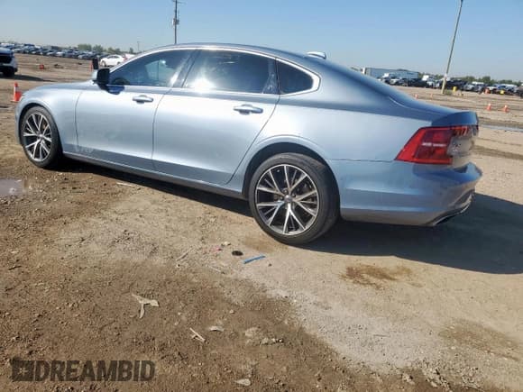 ✅ 2018 Volvo S90 Momentum • VIN: LVY992MK0JP006239 • Lot: 84247935. Wystawiony na Copart z przebiegiem 109 126 mil. Bezpłatny archiwum sprzedaży aukcyjnych z USA i szczegółowy raport historii pojazdu na DreamBid. Zdjęcie 2.