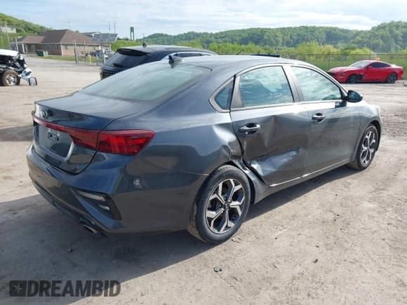 ✅ 2021 Kia Forte LXS • VIN: 3KPF24AD6ME303858 • Lot: 42222580. Wystawiony na IAAI z przebiegiem 68 490 mil. Bezpłatny archiwum sprzedaży aukcyjnych z USA i szczegółowy raport historii pojazdu na DreamBid. Zdjęcie 4.