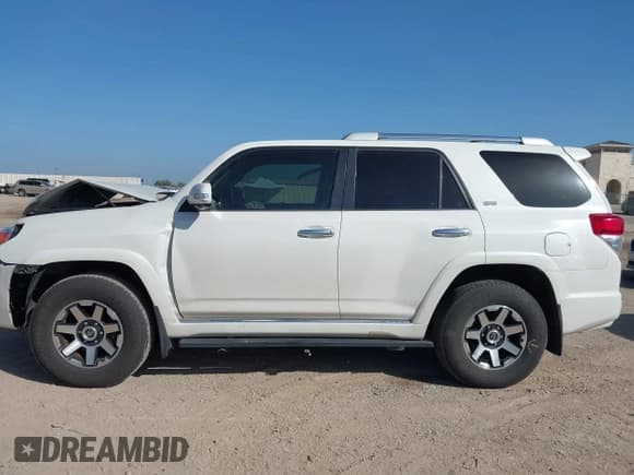✅ 2011 Toyota 4Runner SR5 • VIN: JTEZU5JR6B5021233 • Lot: 42847482. Wystawiony na IAAI z przebiegiem 227 825 mil. Bezpłatny archiwum sprzedaży aukcyjnych z USA i szczegółowy raport historii pojazdu na DreamBid. Zdjęcie 14.
