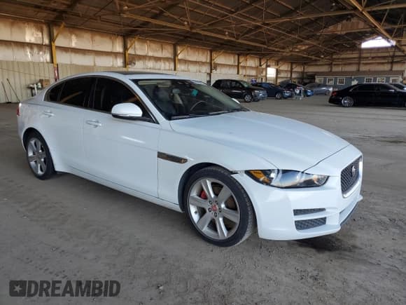 ✅ 2017 Jaguar XE 20d Prestige • VIN: SAJAE4BN2HA952849 • Lot: 60895015. Wystawiony na Copart z przebiegiem 83 276 mil. Bezpłatny archiwum sprzedaży aukcyjnych z USA i szczegółowy raport historii pojazdu na DreamBid. Zdjęcie 4.