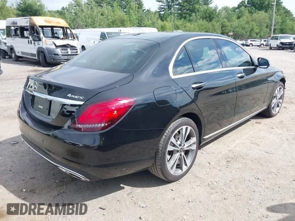 ✅ 2021 Mercedes-Benz C 300 • VIN: W1KWF8EB4MR641418 • Lot: 42657948. Wystawiony na IAAI z przebiegiem 29 644 mil. Bezpłatny archiwum sprzedaży aukcyjnych z USA i szczegółowy raport historii pojazdu na DreamBid. Zdjęcie 4.