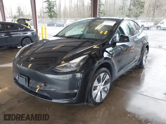 ✅ 2023 Tesla Model Y Long Range • VIN: 7SAYGAEE7PF739924 • Lot: 41612323. Wystawiony na IAAI z przebiegiem 75 226 mil. Bezpłatny archiwum sprzedaży aukcyjnych z USA i szczegółowy raport historii pojazdu na DreamBid. Zdjęcie 16.