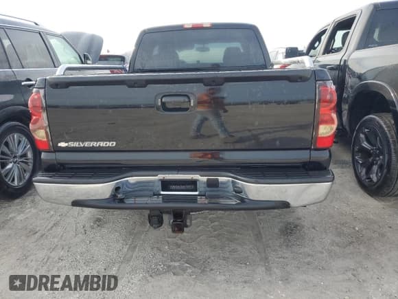 ✅ 2007 Chevrolet Silverado 1500 LT1 • VIN: 1GCEC19Z57Z175693 • Lot: 76831814. Listed on Copart with 195,666 mi. Free auction sales archive from the USA and detailed vehicle history report at DreamBid. Image 6.