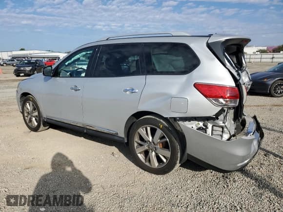✅ 2016 Nissan Pathfinder Platinum • VIN: 5N1AR2MN8GC656821 • Lot: 85945395. Listed on Copart with 147,986 mi. Free auction sales archive from the USA and detailed vehicle history report at DreamBid. Image 2.