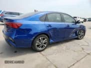 ✅ 2023 Kia Forte LX • VIN: 3KPF24AD0PE599867 • Lot: 70374005. Wystawiony na Copart z przebiegiem 40 339 mil. Bezpłatny archiwum sprzedaży aukcyjnych z USA i szczegółowy raport historii pojazdu na DreamBid. Zdjęcie 3.