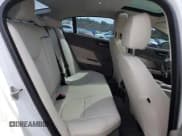 ✅ 2019 Jaguar XE 25t • VIN: SAJAR4FX4KCP48324 • Lot: 53847835. Wystawiony na Copart z przebiegiem 94 378 mil. Bezpłatny archiwum sprzedaży aukcyjnych z USA i szczegółowy raport historii pojazdu na DreamBid. Zdjęcie 10.