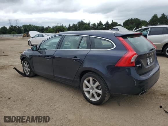 ✅ 2017 Volvo V60 Premier • VIN: YV140MEK9H1332506 • Lot: 64794385. Wystawiony na Copart z przebiegiem 94 042 mil. Bezpłatny archiwum sprzedaży aukcyjnych z USA i szczegółowy raport historii pojazdu na DreamBid. Zdjęcie 2.