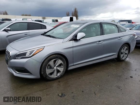 ✅ 2016 Hyundai Sonata Limited • VIN: KMHE34L19GA010504 • Лот: 45740163. Опубликован ранее на Copart с пробегом 121 239 миль. Бесплатный доступ к архиву аукционных продаж из США и подробный отчёт об истории автомобиля на DreamBid. Изображение 1.