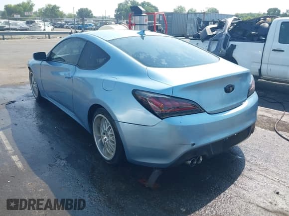 ✅ 2012 Hyundai Genesis Coupe 2.0T • VIN: KMHHT6KD1CU068037 • Lot: 42548301. Wystawiony na IAAI z przebiegiem 156 037 mil. Bezpłatny archiwum sprzedaży aukcyjnych z USA i szczegółowy raport historii pojazdu na DreamBid. Zdjęcie 3.