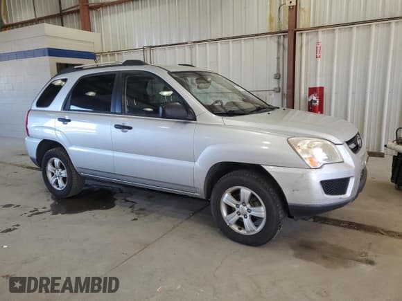 ✅ 2009 Kia Sportage LX • VIN: KNDJF724897554385 • Lot: 84749225. Wystawiony na Copart z przebiegiem 102 961 mil. Bezpłatny archiwum sprzedaży aukcyjnych z USA i szczegółowy raport historii pojazdu na DreamBid. Zdjęcie 4.